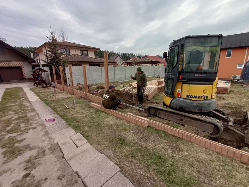 Minibager pri príprave pozemku